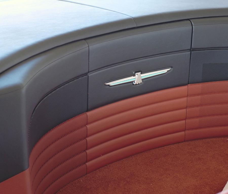  Ford Thunderbird Custom Concept 2002 года  (фото 2 из 9)